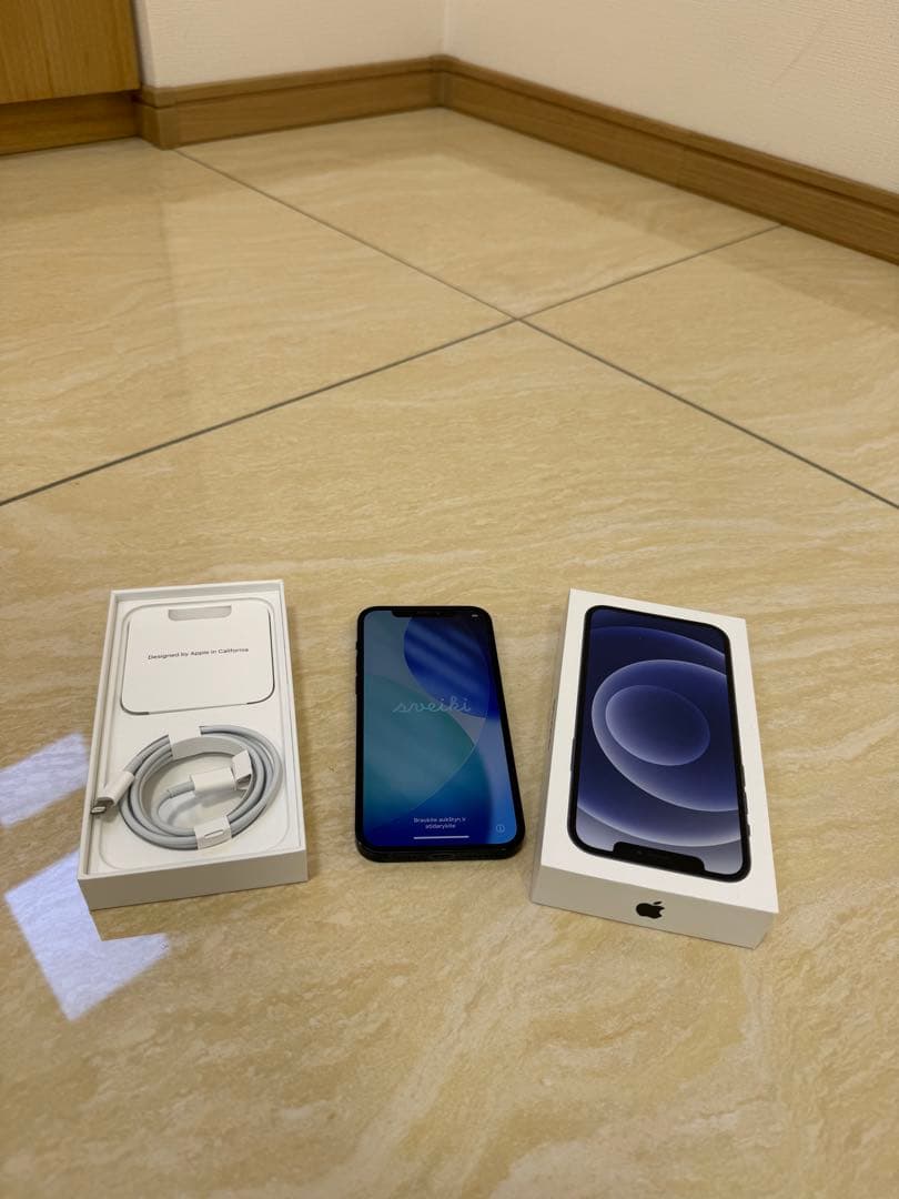 iPhone12 64GB SIMフリー ブラック本体 充電、箱付