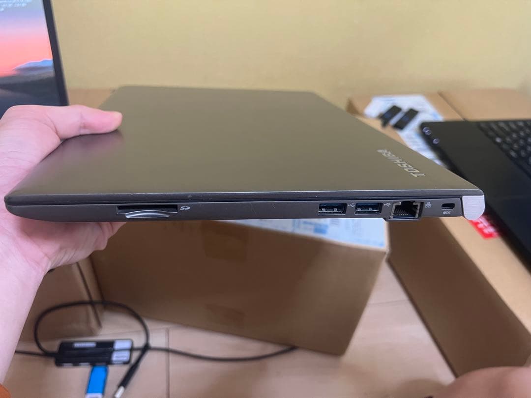 東芝 dynabook R634/M i5 8GB SSD 128GB 軽量