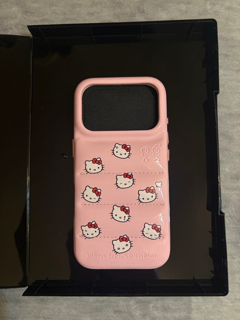 urbansophisticationキティコラボ iPhone17proケース