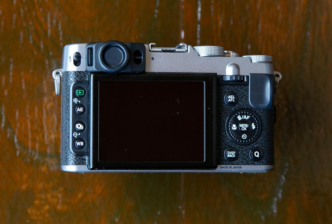 FUJIFILM フジフィルム X20 コンパクトデジタルカメラ〈動作未確認〉