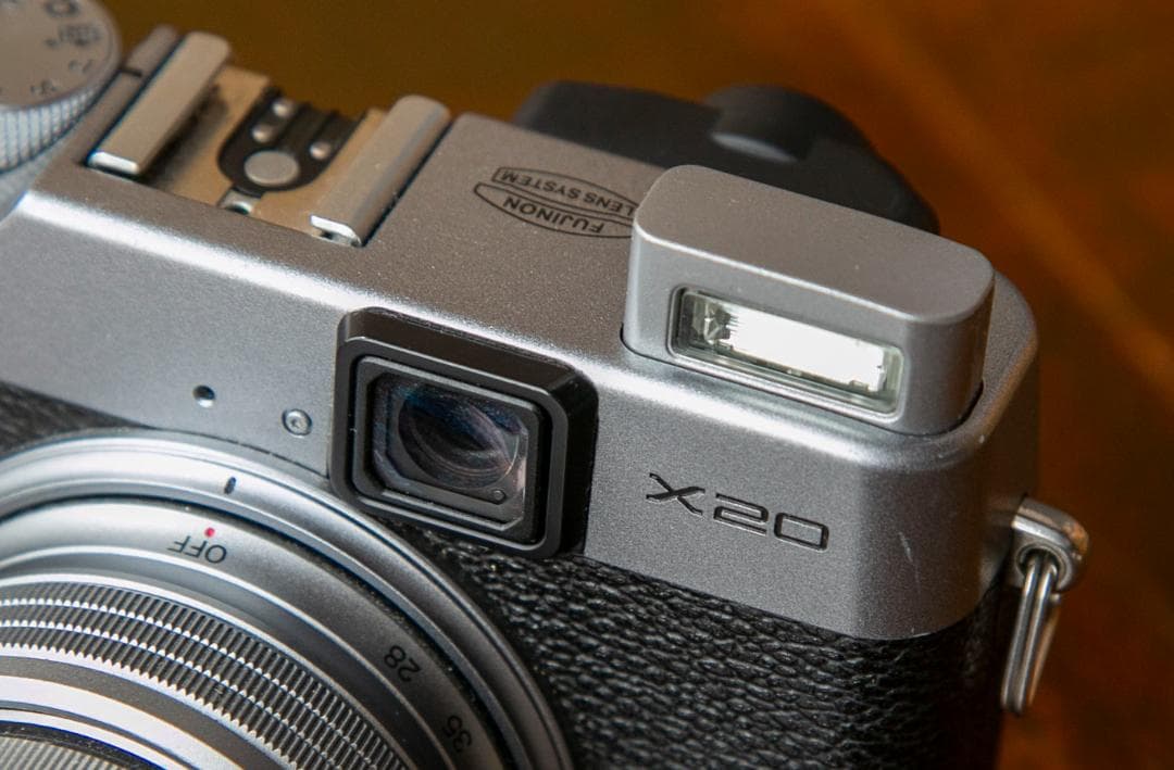 FUJIFILM フジフィルム X20 コンパクトデジタルカメラ〈動作未確認〉