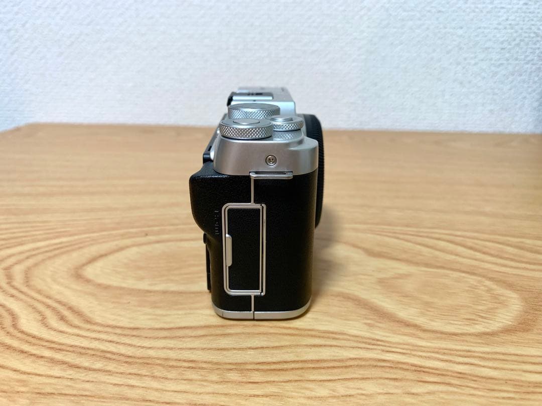 富士フイルム FUJIFILM X-A7レンズキット ミラーレス一眼 箱あり