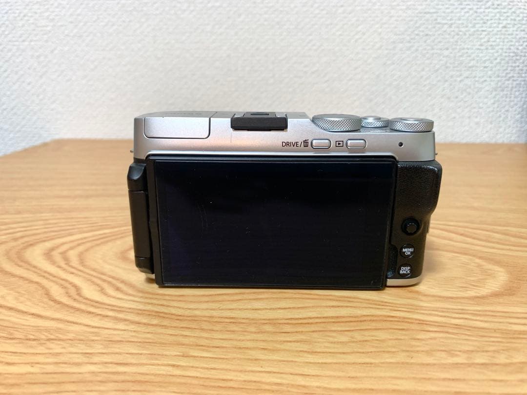 富士フイルム FUJIFILM X-A7レンズキット ミラーレス一眼 箱あり