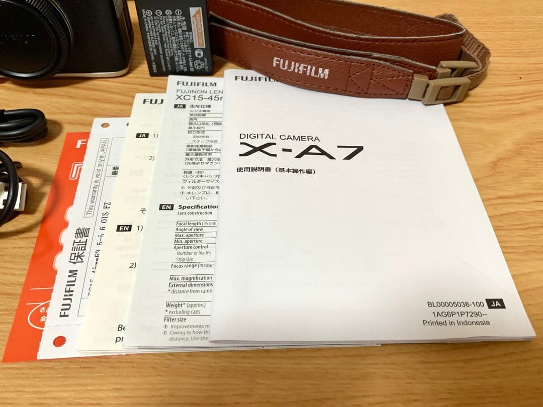 富士フイルム FUJIFILM X-A7レンズキット ミラーレス一眼 箱あり