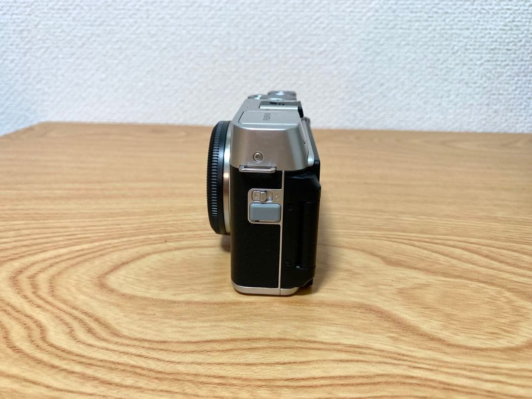 富士フイルム FUJIFILM X-A7レンズキット ミラーレス一眼 箱あり