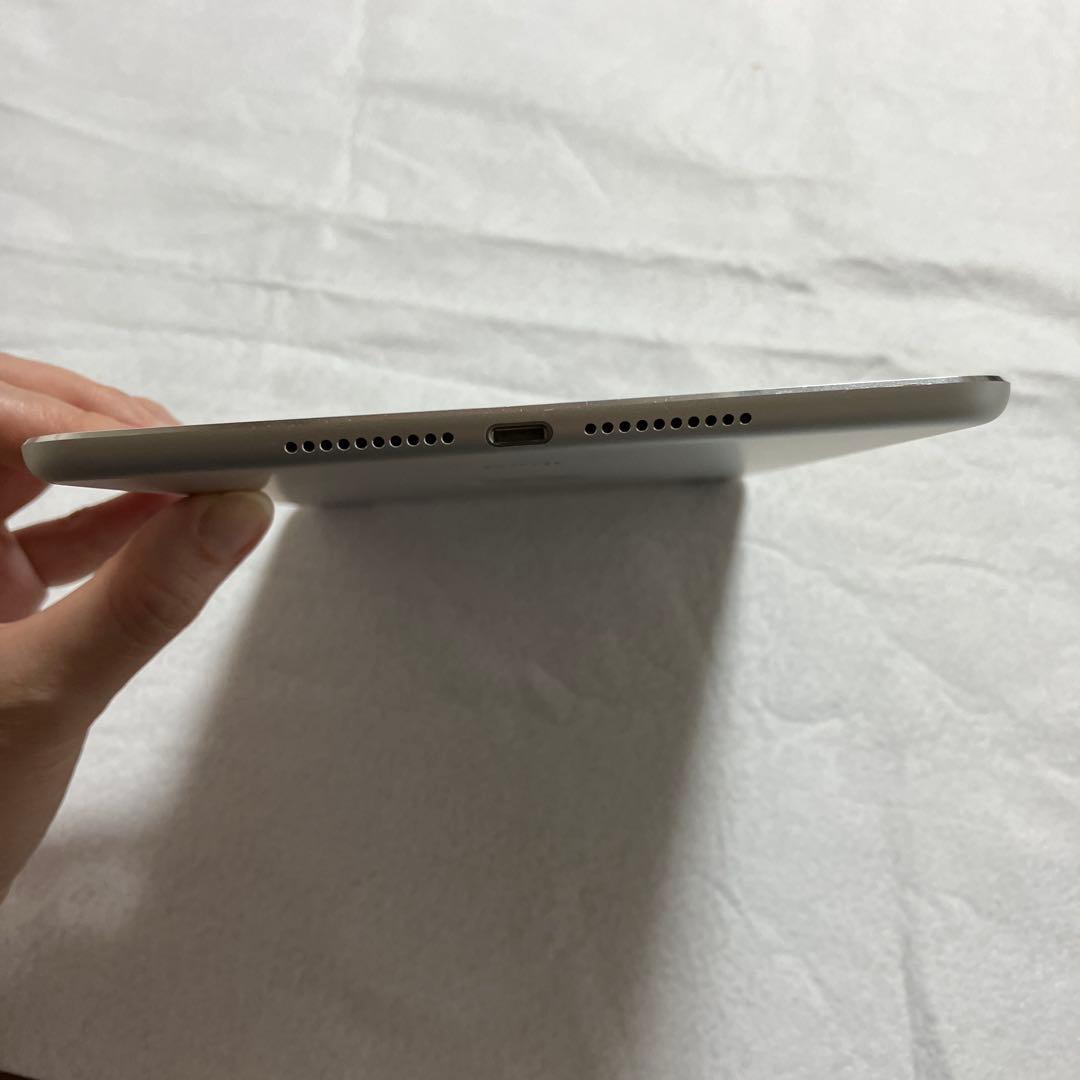 iPad mini4 シルバー 本体 128GB