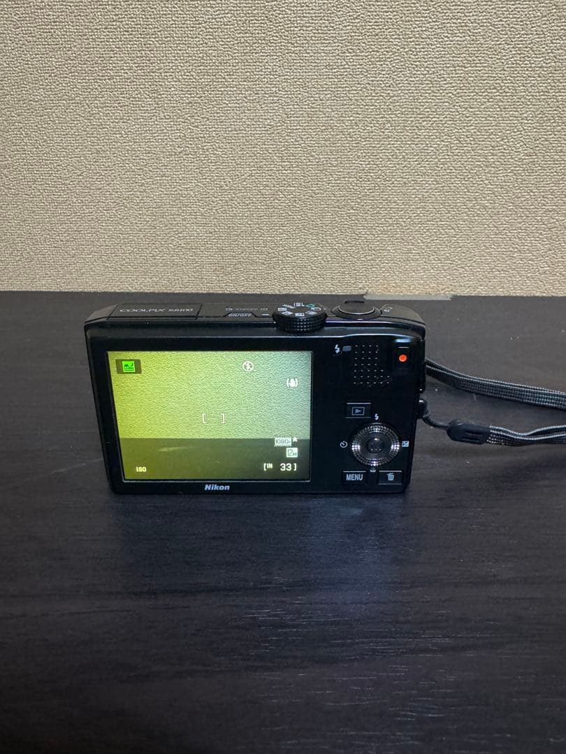ニコン　COOLPIX S8100 本体、バッテリー　充電ACアダプター他