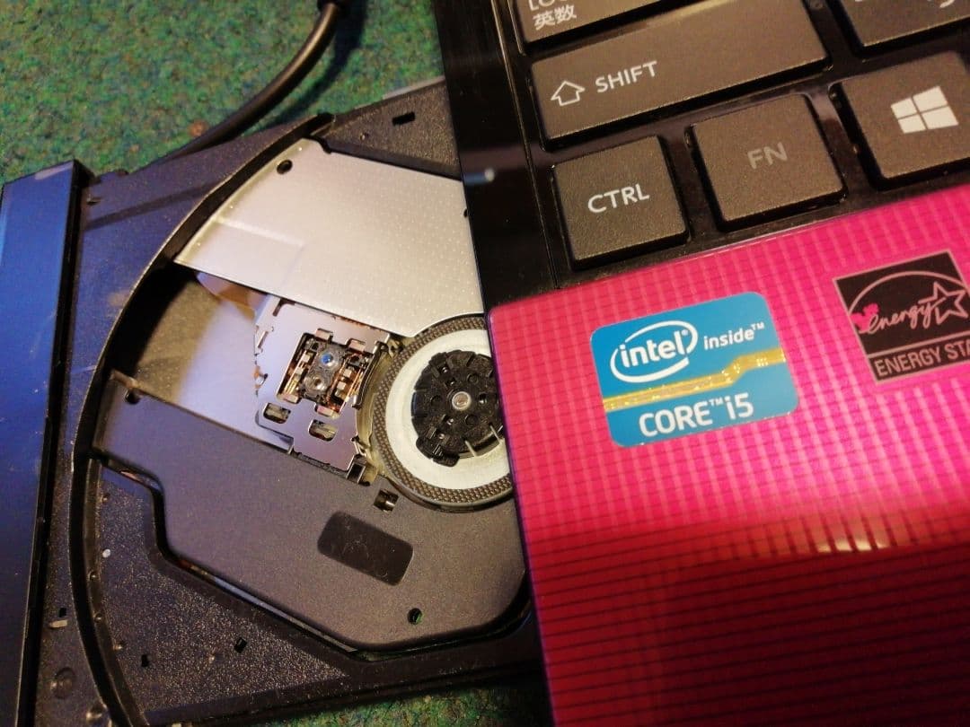 TOSHIBA 15.6インチ　T552 i5 8GB 128GBSSD