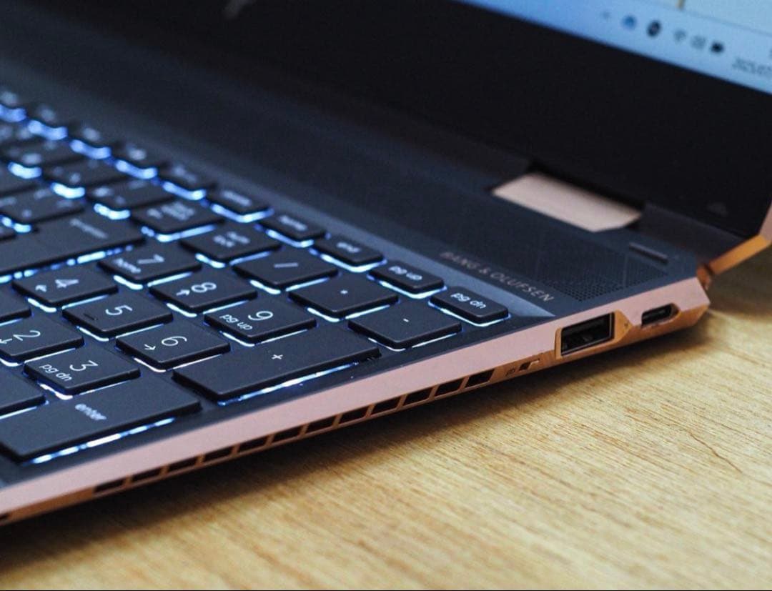 HP Spectre x360、UHD(4K)、GTX 1050 Max-Q