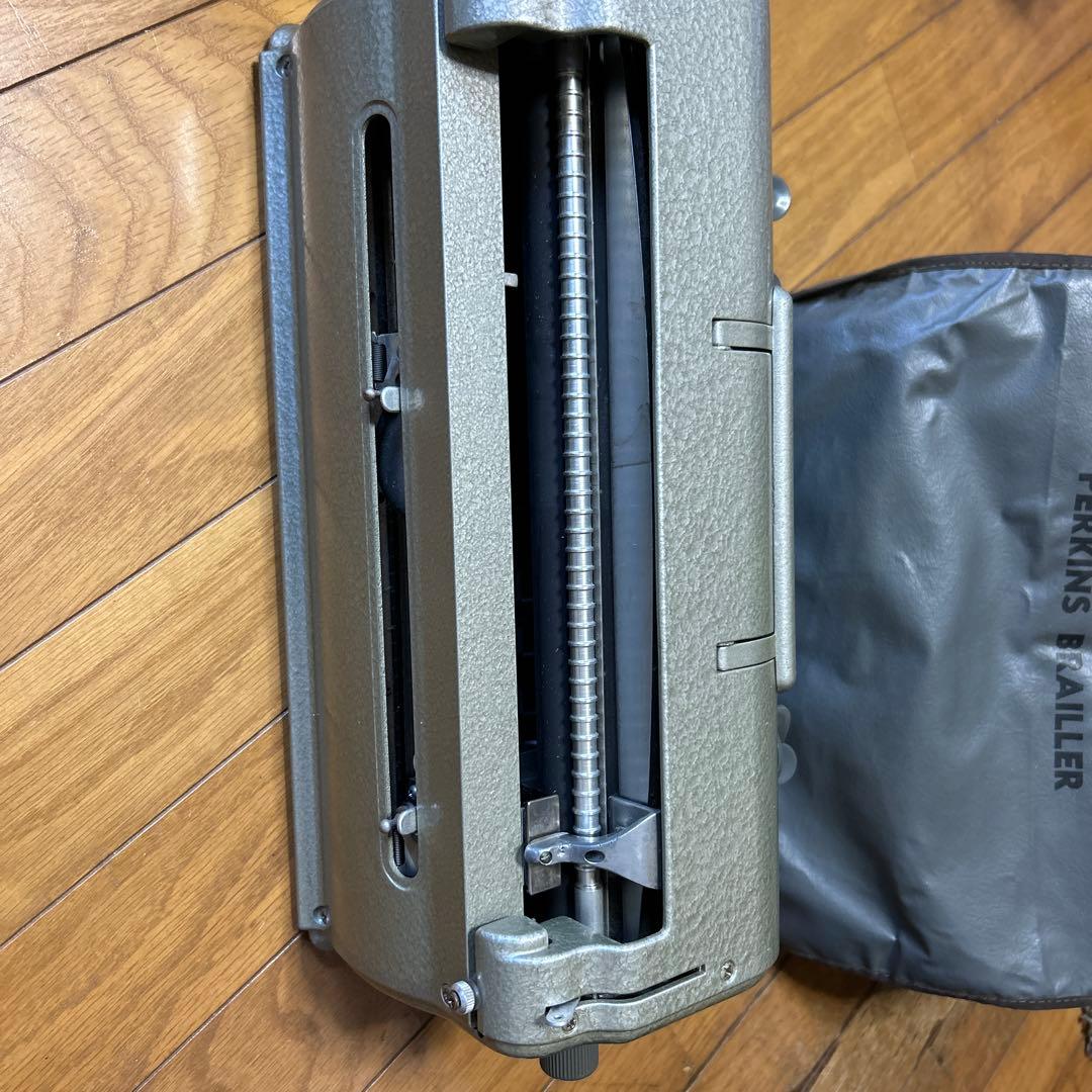 PERKINS Brailler シルバー ケース付き