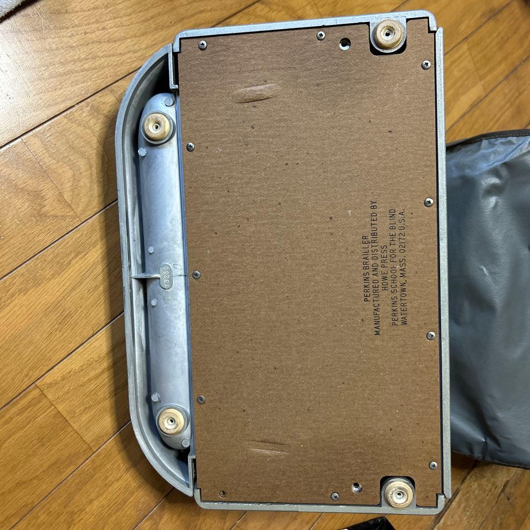 PERKINS Brailler シルバー ケース付き