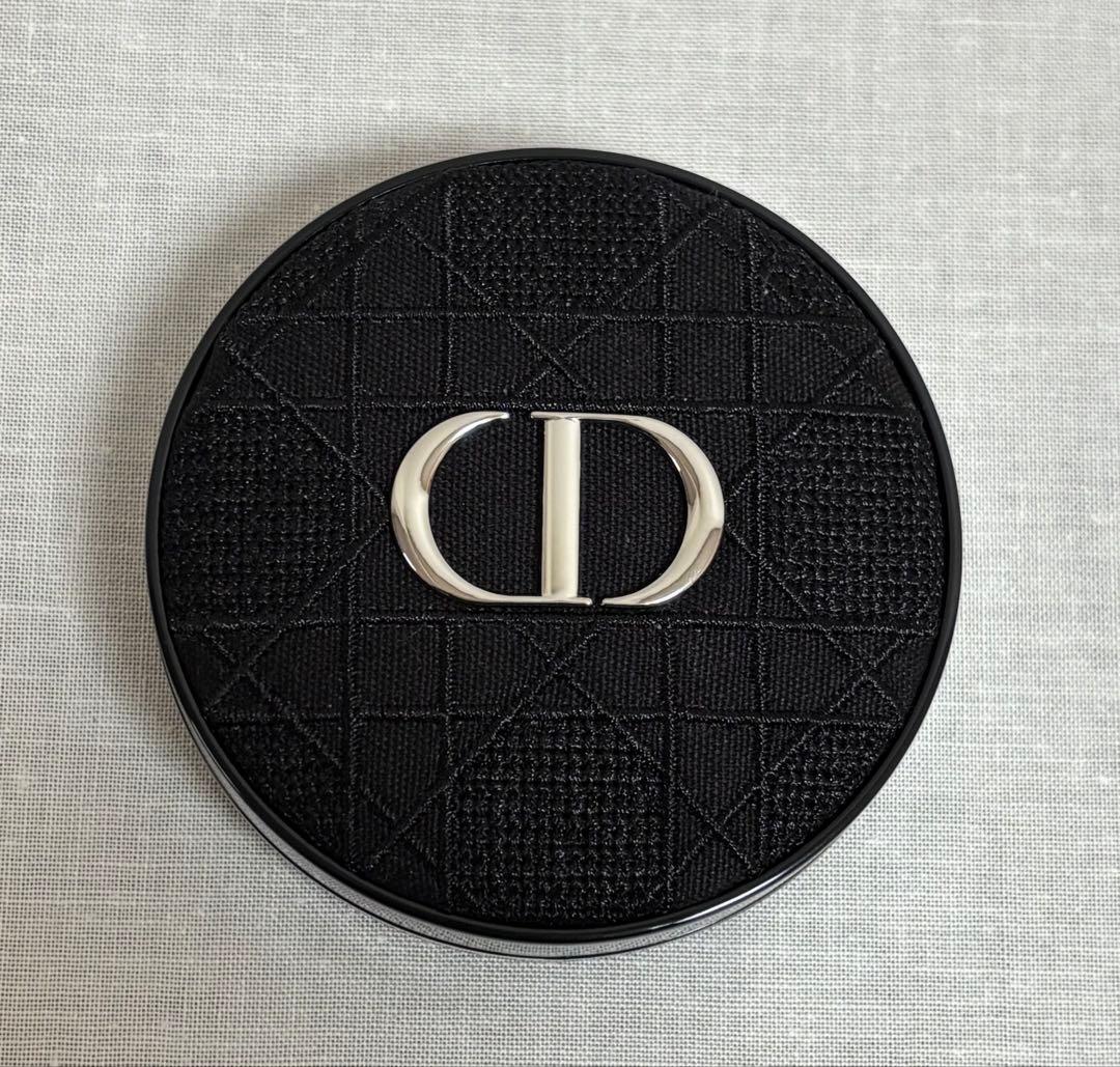 Dior スキンフォーエバー クッションファンデ ケース付き ディオール 00N