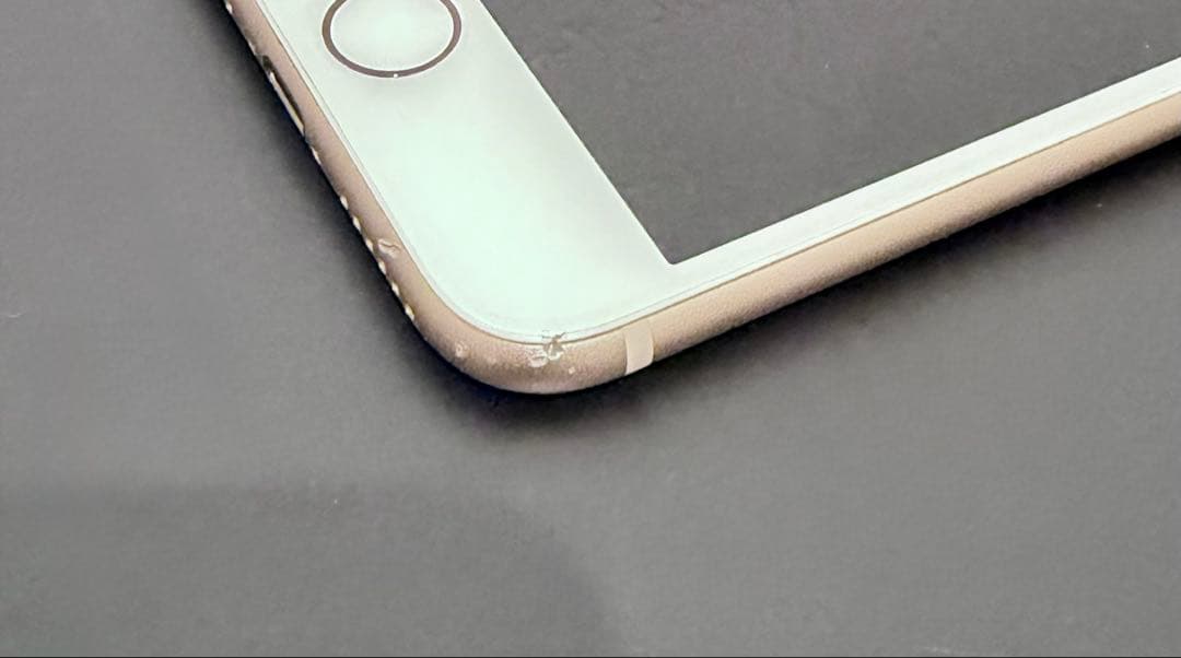 Apple iPhone 8 ゴールド 64GB バッテリー82％