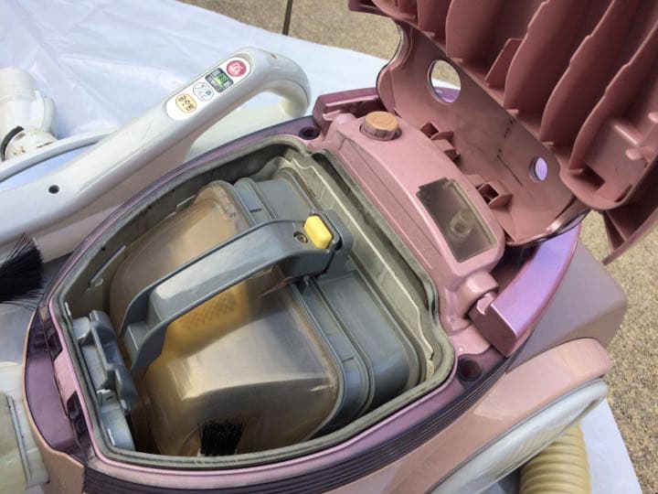 三洋 2009年 強力 サイクロン式掃除機 SC-XW33L 桃白