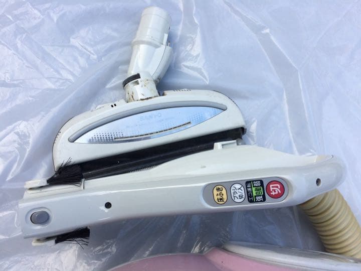 三洋 2009年 強力 サイクロン式掃除機 SC-XW33L 桃白