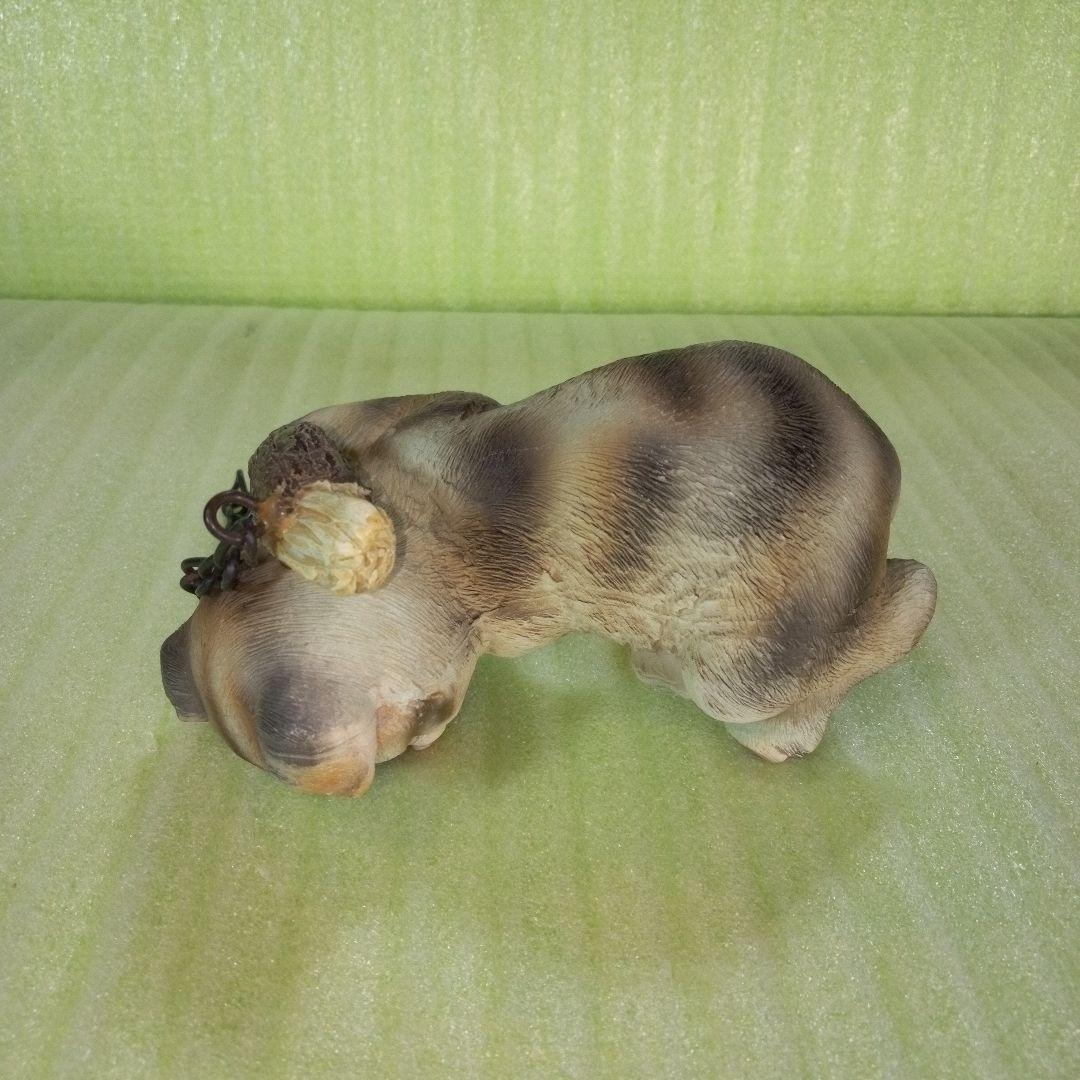 木の枝を持つアンティークな猫のオブジェ　 吊り下げ 　壁掛け　壁飾り　置物