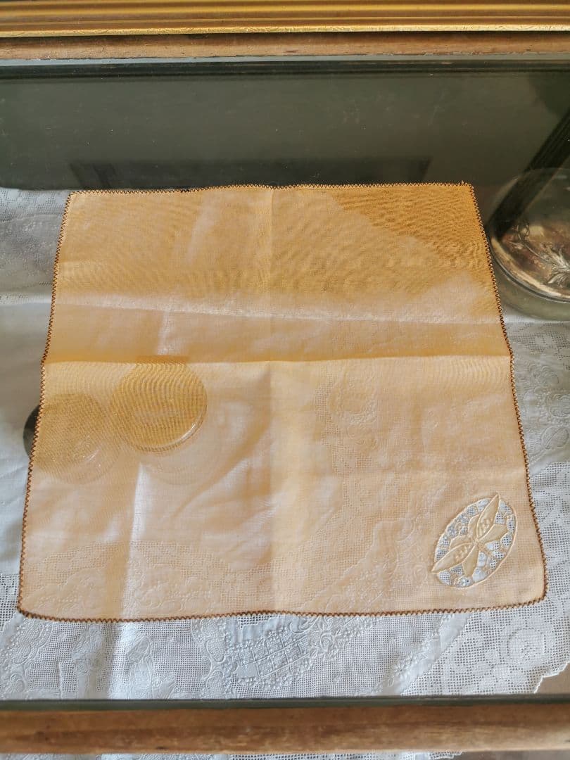 アンティーク イギリス 蝶々刺繍 オープンカットワーク 嵌込み シアーなハンカチ