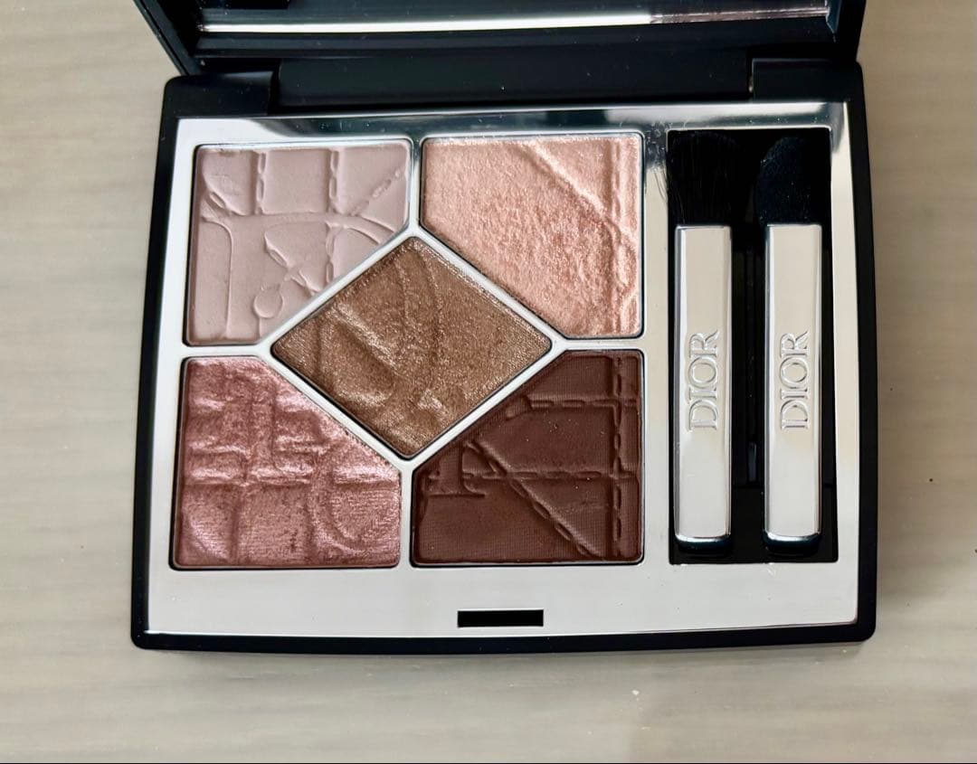 Dior ディオールショウ サンク クルール 647 シルクトープ