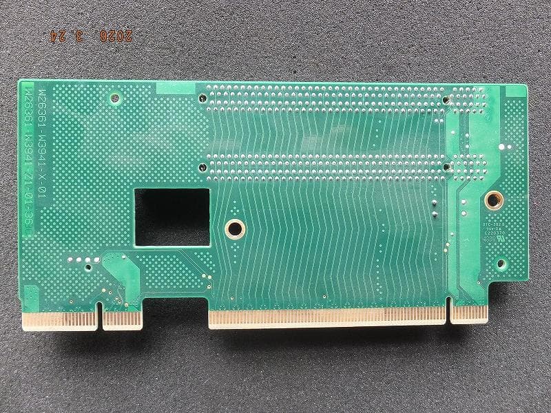 稀少！富士通ライザーカード(PCIe x16 x4) D3485-A10 GS1