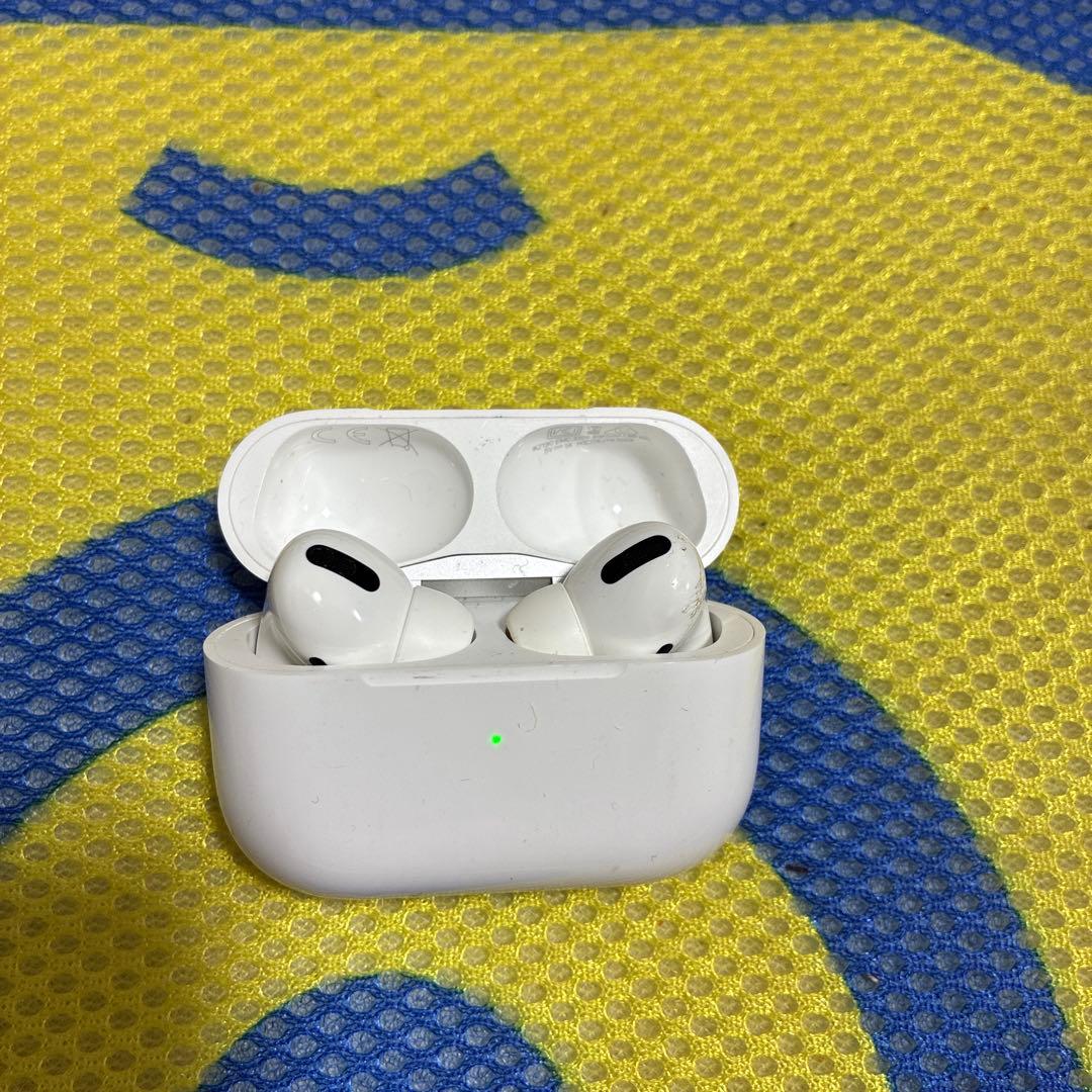AirPods Pro 本体 ホワイト 充電ケース付き AirPods3