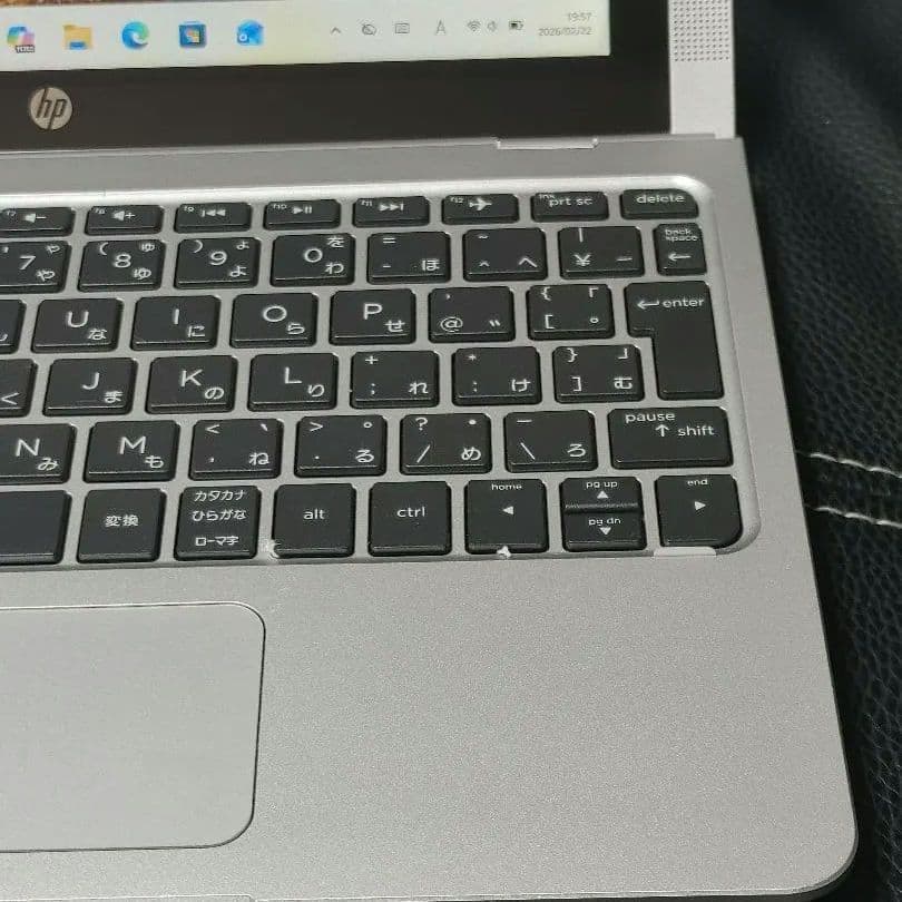 HP x2 210 G2 ★2in1タブレットPC★Windows11★4GB