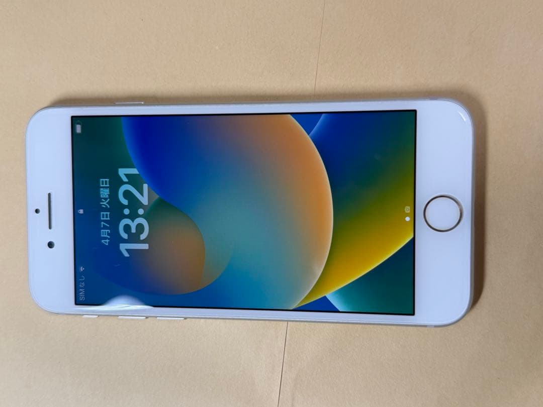 美品SIMフリーiPhone8 64GB SIMフリー
