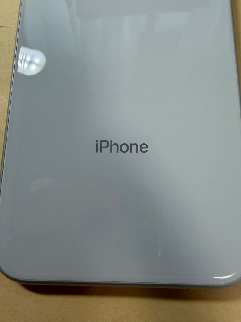 美品SIMフリーiPhone8 64GB SIMフリー