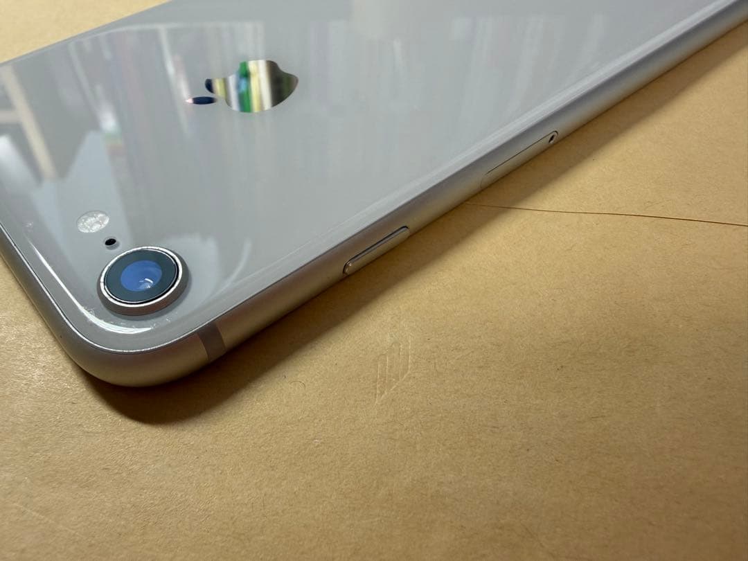 美品SIMフリーiPhone8 64GB SIMフリー