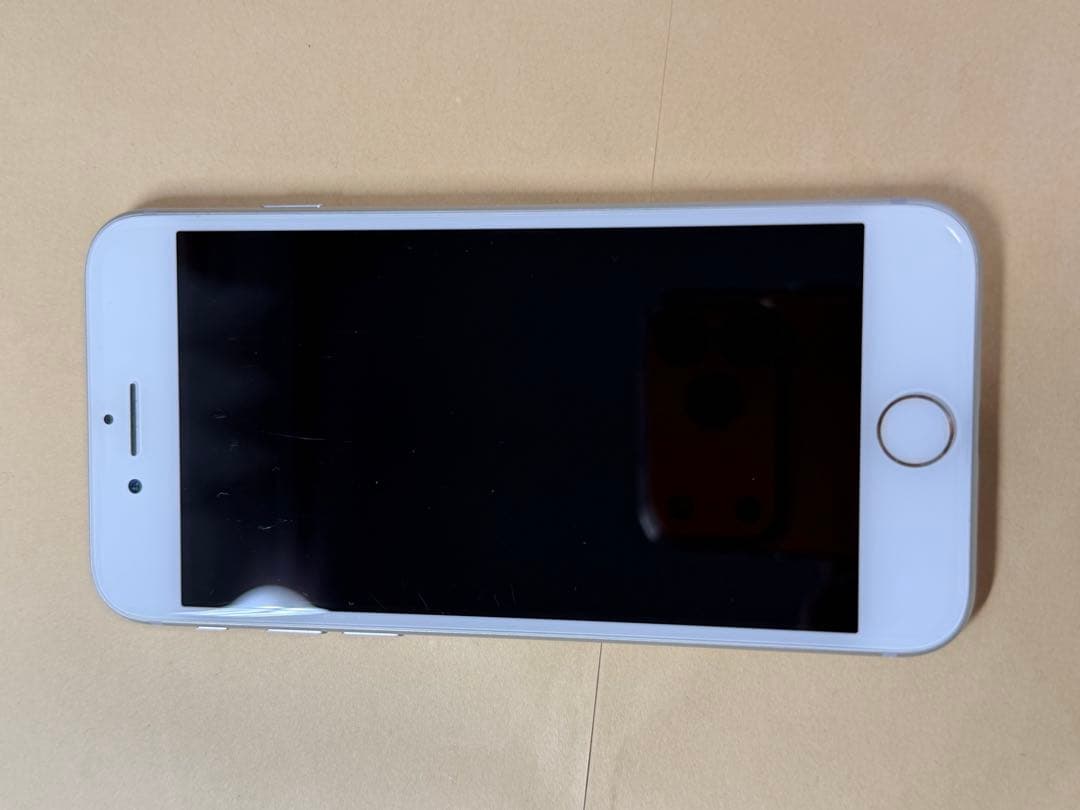 美品SIMフリーiPhone8 64GB SIMフリー