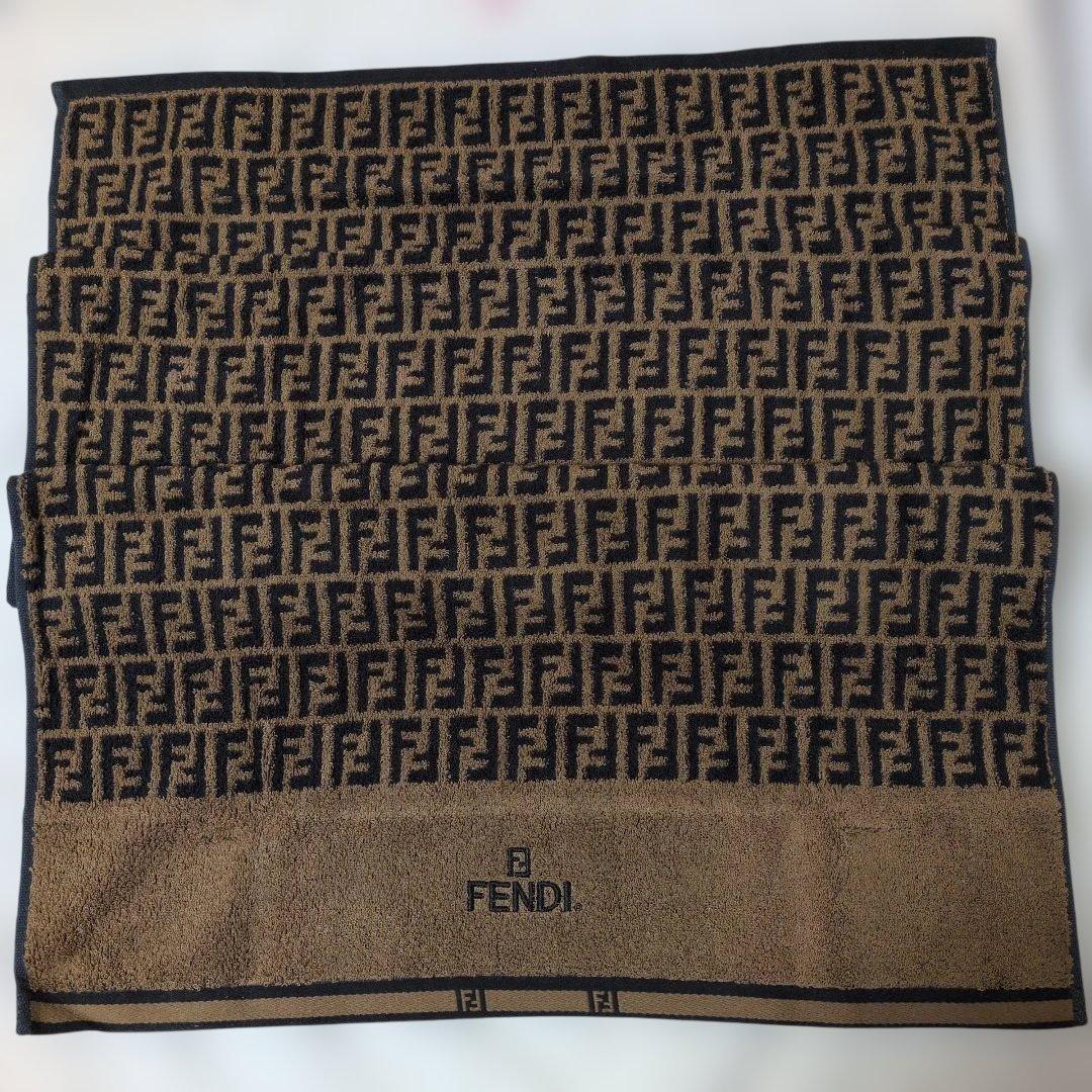 未使用　FENDI フェンディ　ズッカ柄　バスタオル