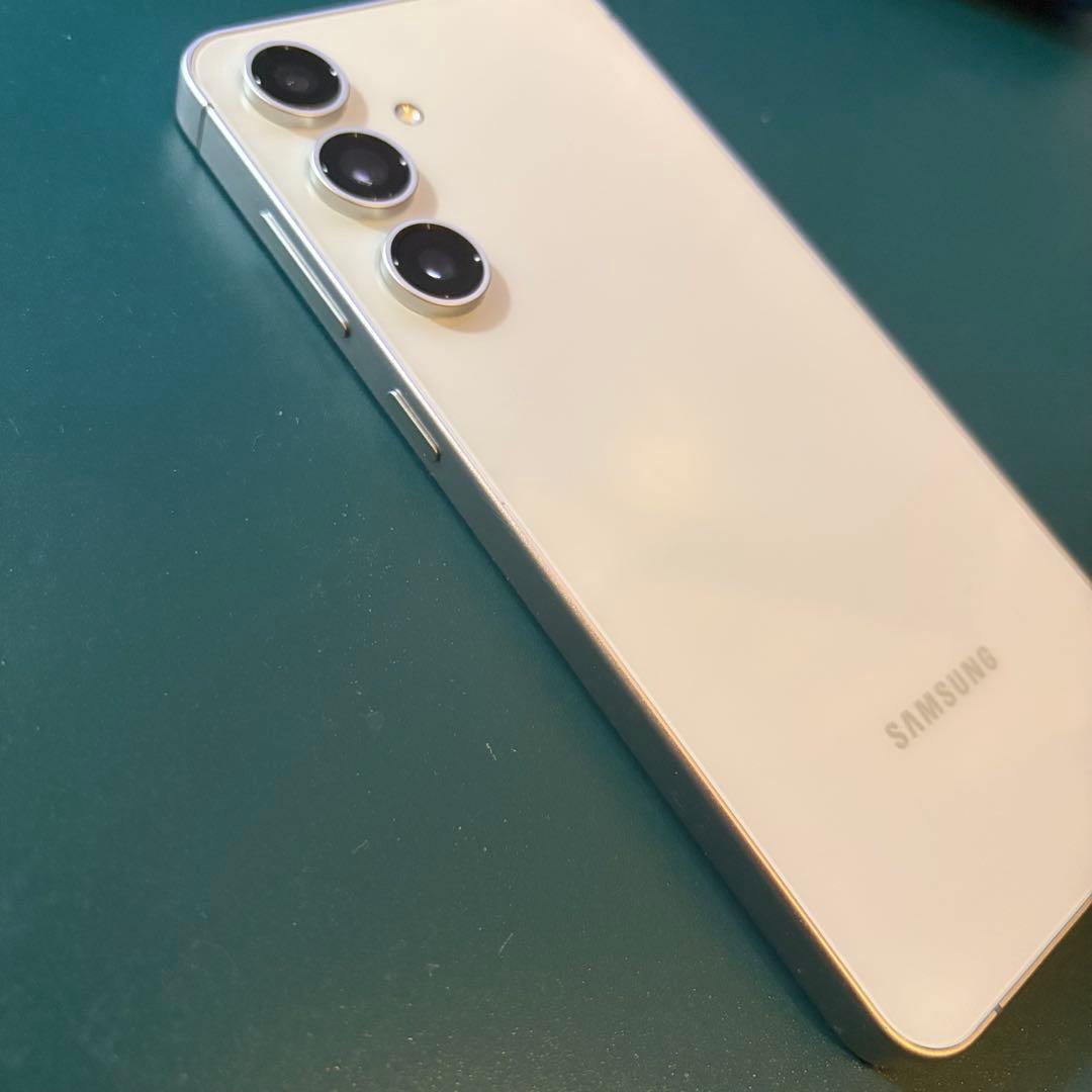 美品 Samsung Galaxy S24 FE ホワイト 本体