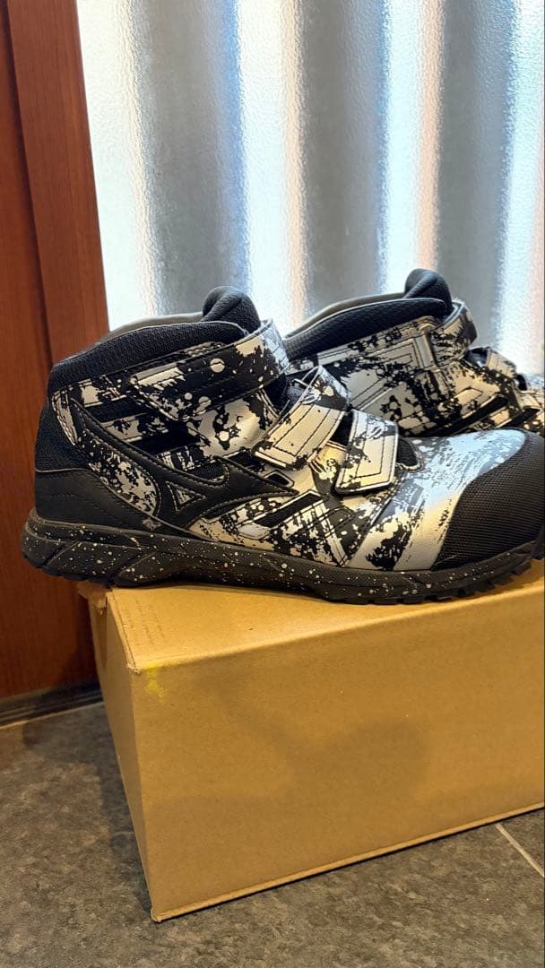 Mizuno プロテクティブスニーカー オールマイティ MID 限定カラー