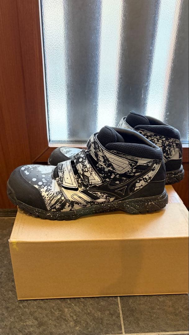 Mizuno プロテクティブスニーカー オールマイティ MID 限定カラー