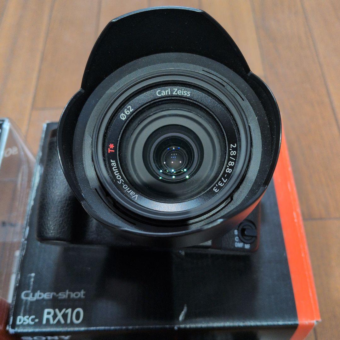 SONY Cyber-shot RX10 本体と付属品