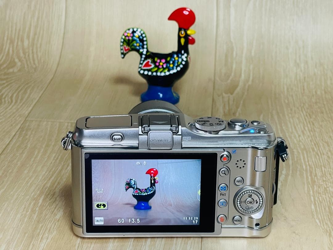 Olympus E-P3 シルバー シャッター数 1,760回 ＋ レンズセット