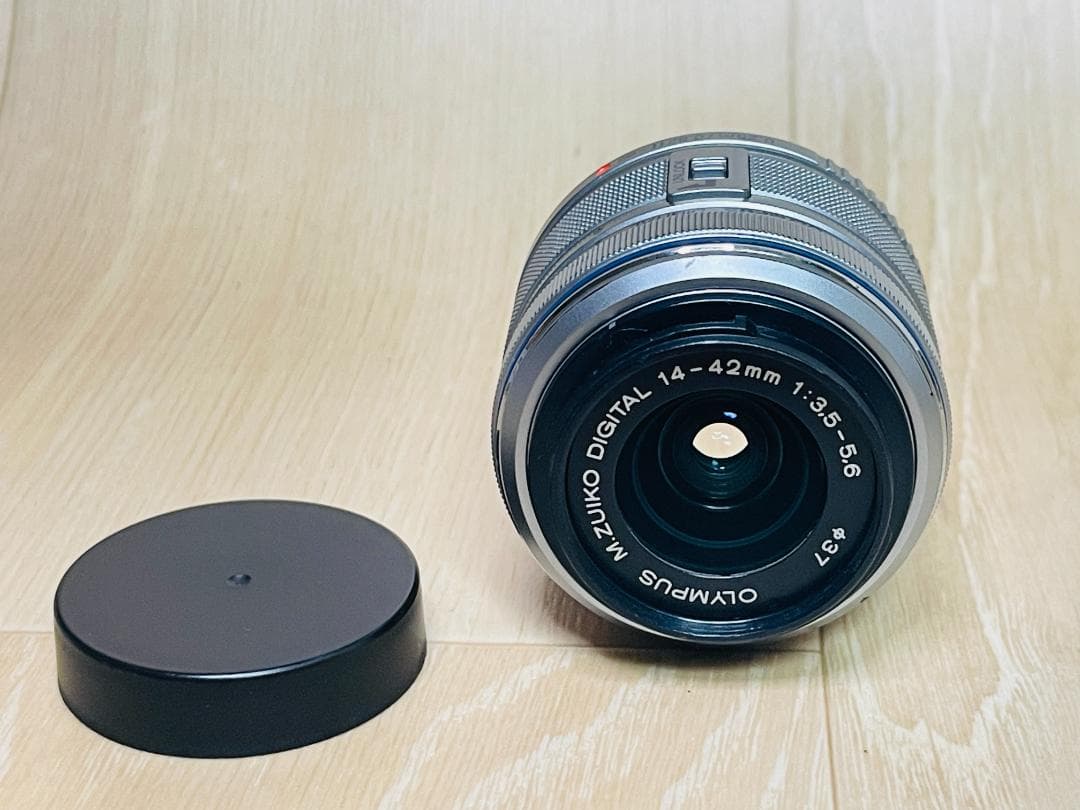 Olympus E-P3 シルバー シャッター数 1,760回 ＋ レンズセット