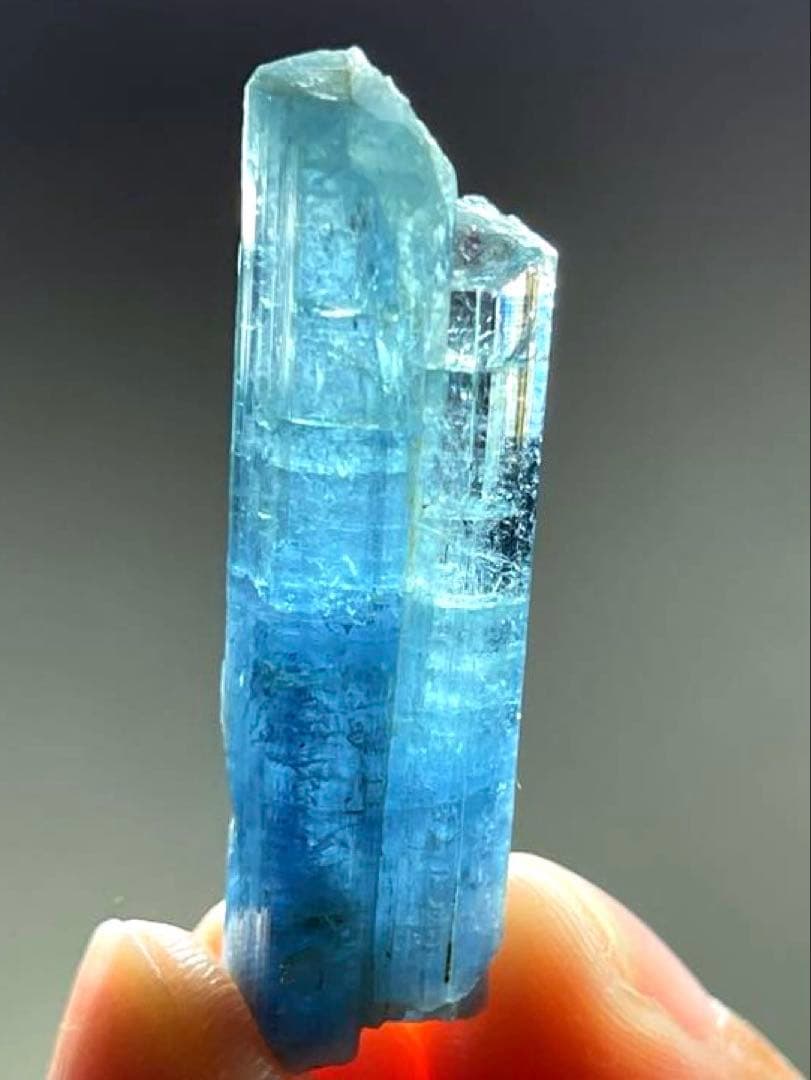 ベトナム産・アクアマリン・3結晶一体型の天然無加工品31.15ct(6.23g)