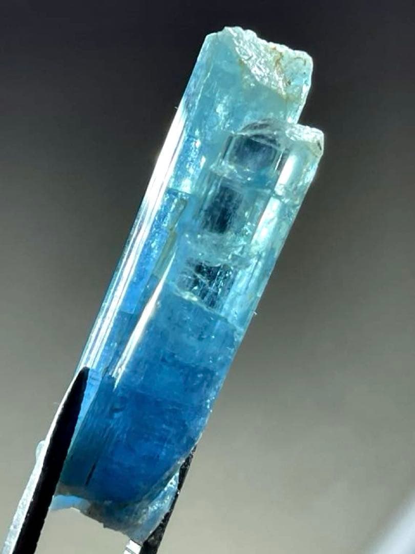 ベトナム産・アクアマリン・3結晶一体型の天然無加工品31.15ct(6.23g)