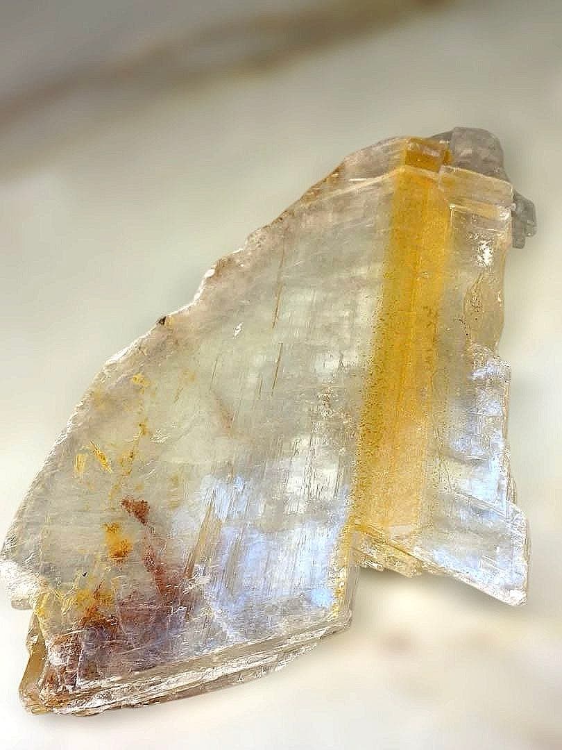 T1042-1セレナイト原石ライモナイト共生ザンビア産虹入り天然石レア鉱物　浄化