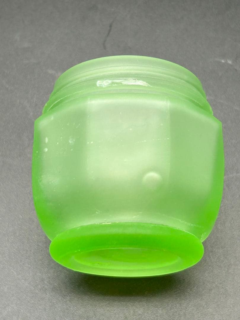 ウランガラス　千代田ポマード　レトロ瓶　ガラス
