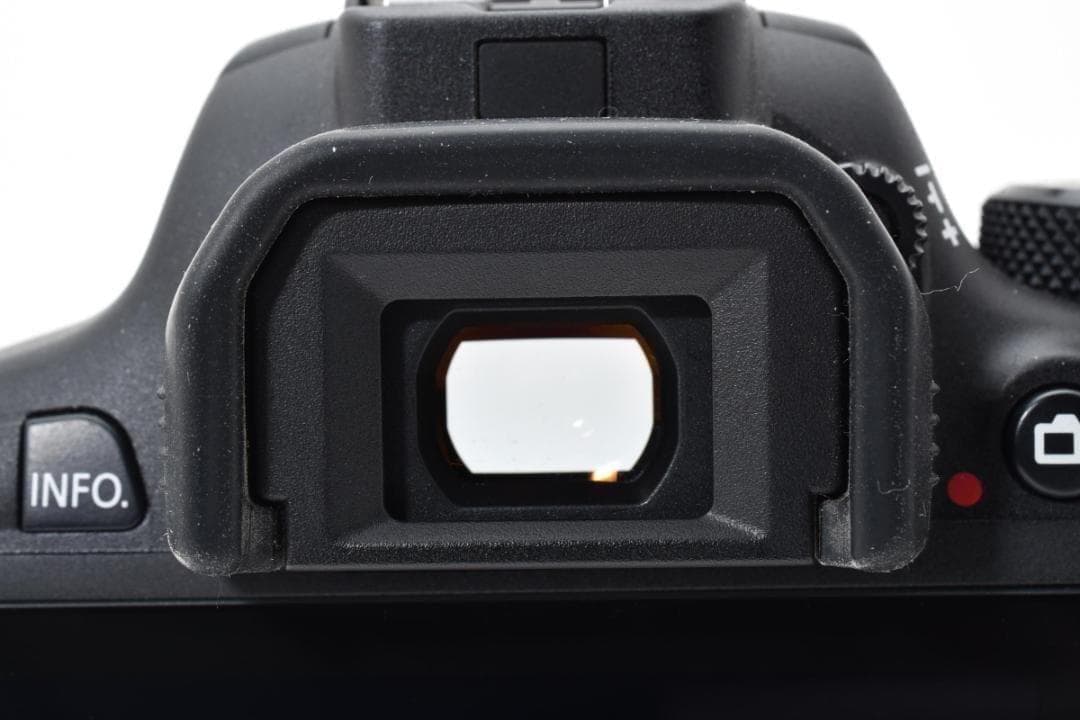 ■極少ショット■ キヤノン　Canon EOS Kiss X7 Wレンズキット