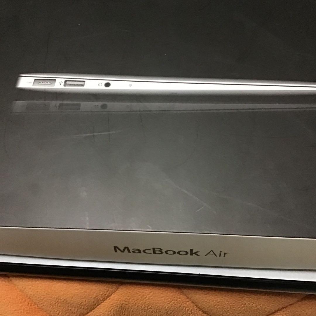 MacBook本体 MacBook Air (11-inch, Mid 2011)