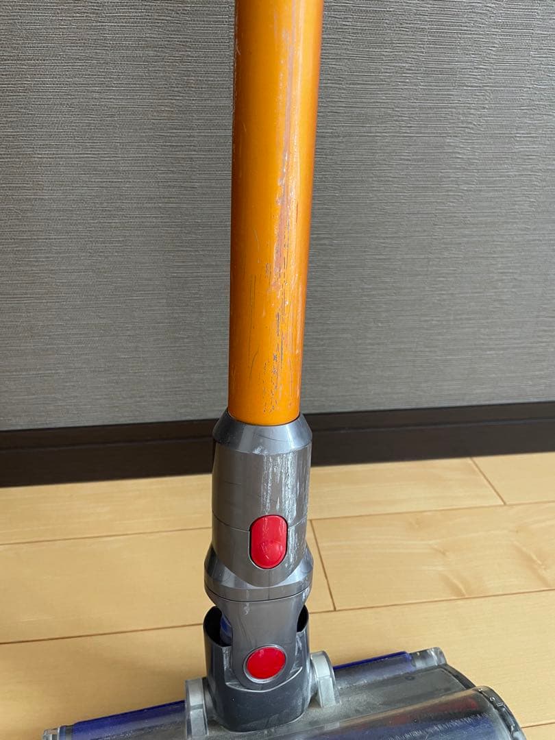 【期間限定出品】Dyson V8 Fluffy スティッククリーナー ジャンク品