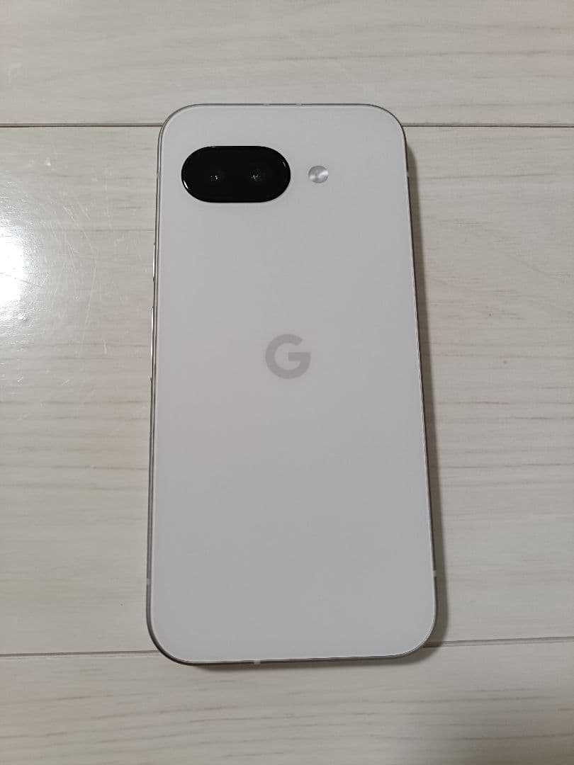 【美品】Google Pixel9a 128GB Porcelain　ケース付き
