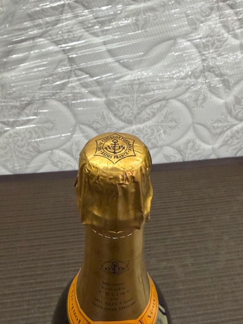 ヴーヴ・クリコ イエローラベル ブリュット木箱入3000ml