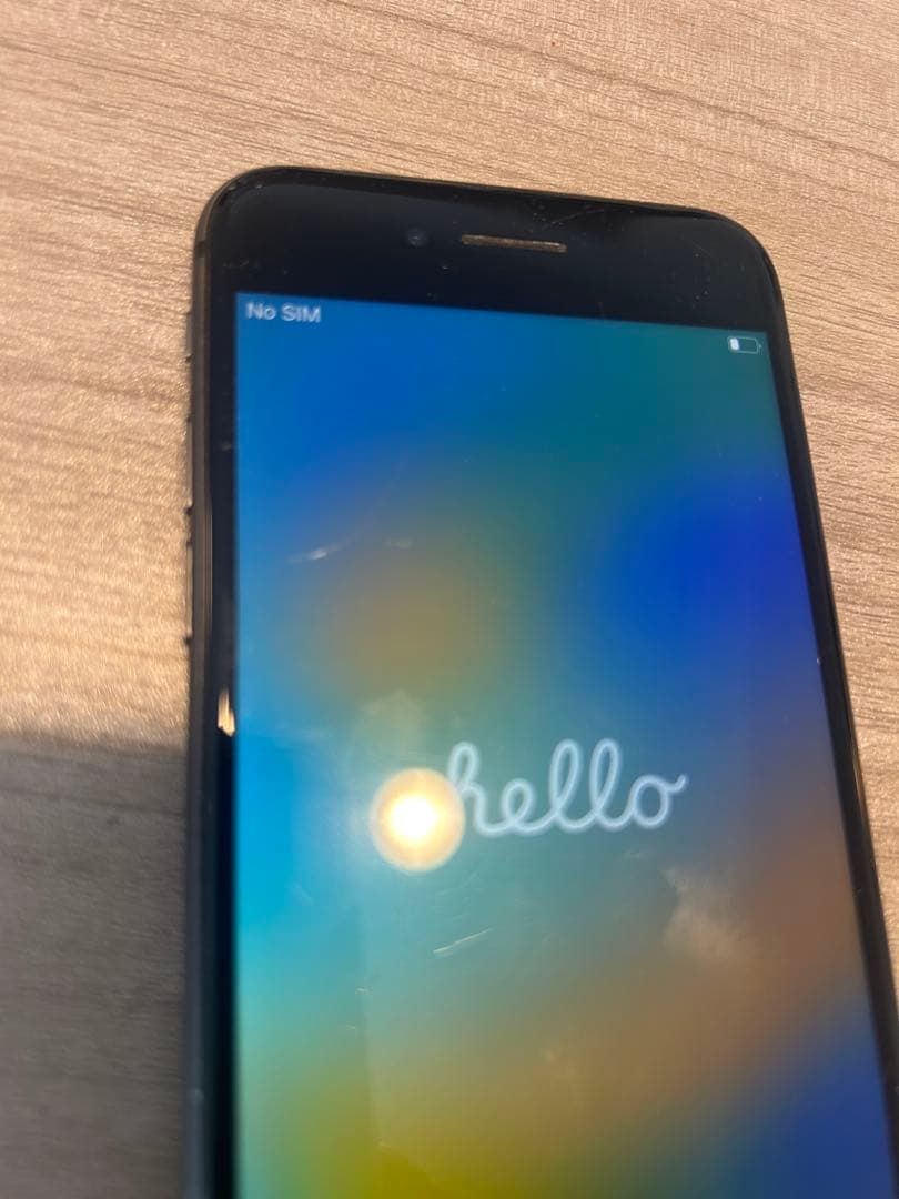 【画面キズあり】Apple iPhone 8 本体　黒