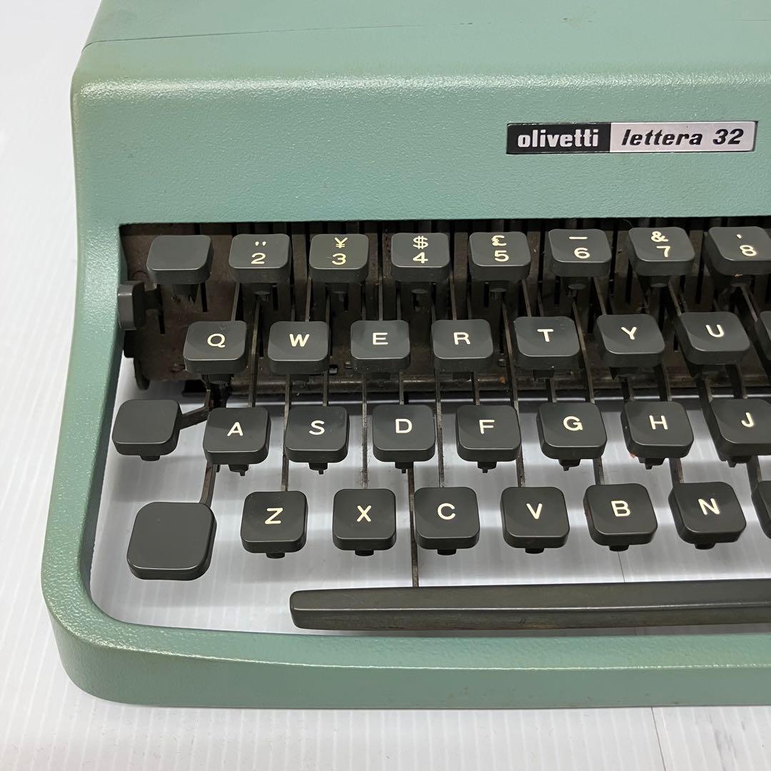 【olivetti/オリベッティ】lettera 32 タイプライター　レトロ