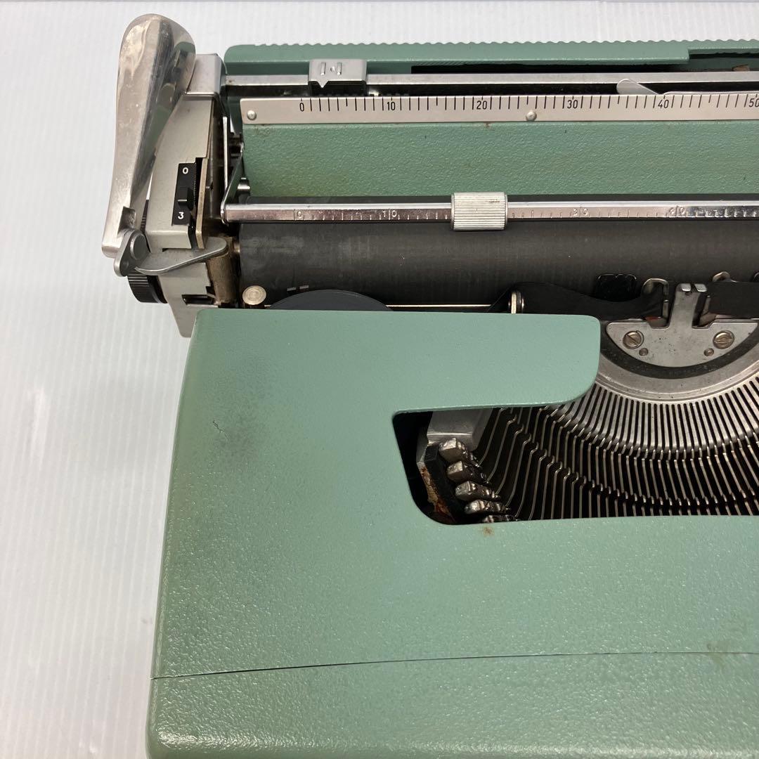 【olivetti/オリベッティ】lettera 32 タイプライター　レトロ