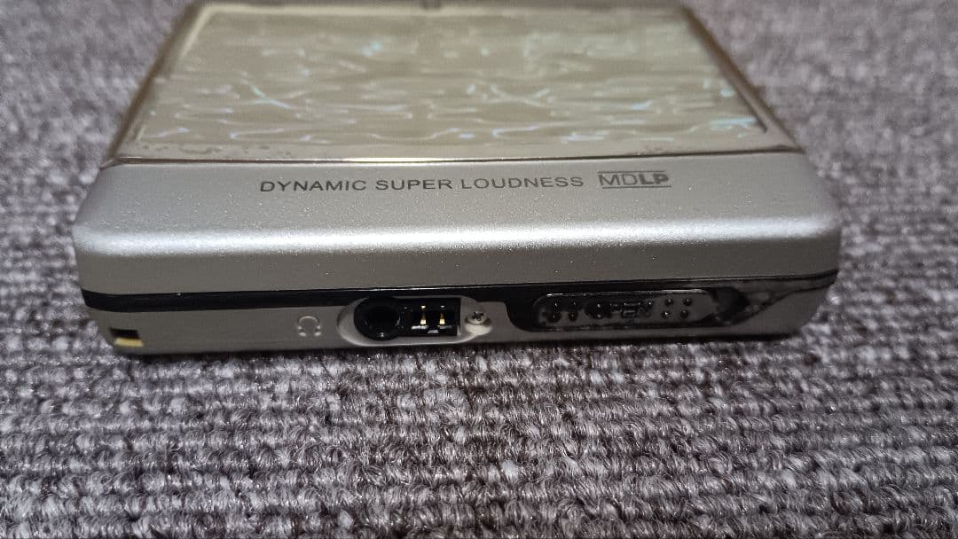 【ジャンク品】Aiwa AM-HX300 ポータブルMDプレーヤー