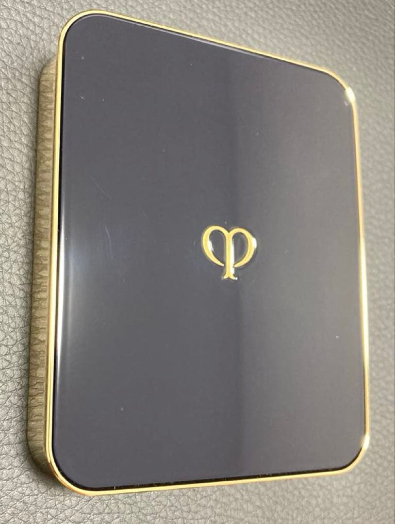 CLE DE PEAU BEAUTE アイシャドウ　パープル【YK0405】